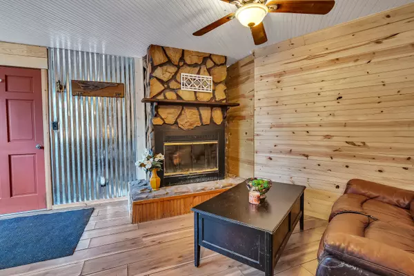 Cape Fair, MO 65624,138 Sunrise DR