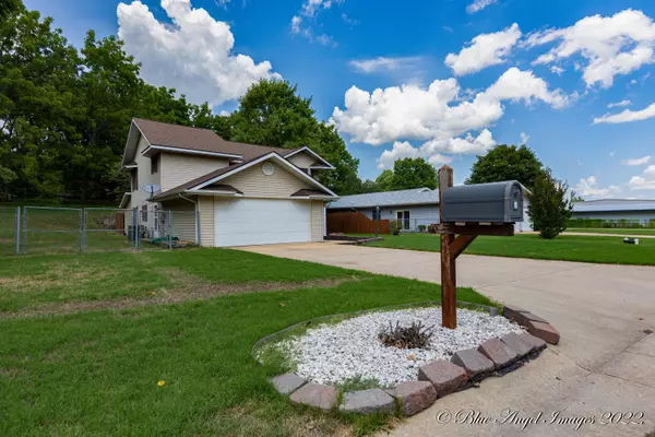 West Plains, MO 65775,1903 Catalina DR