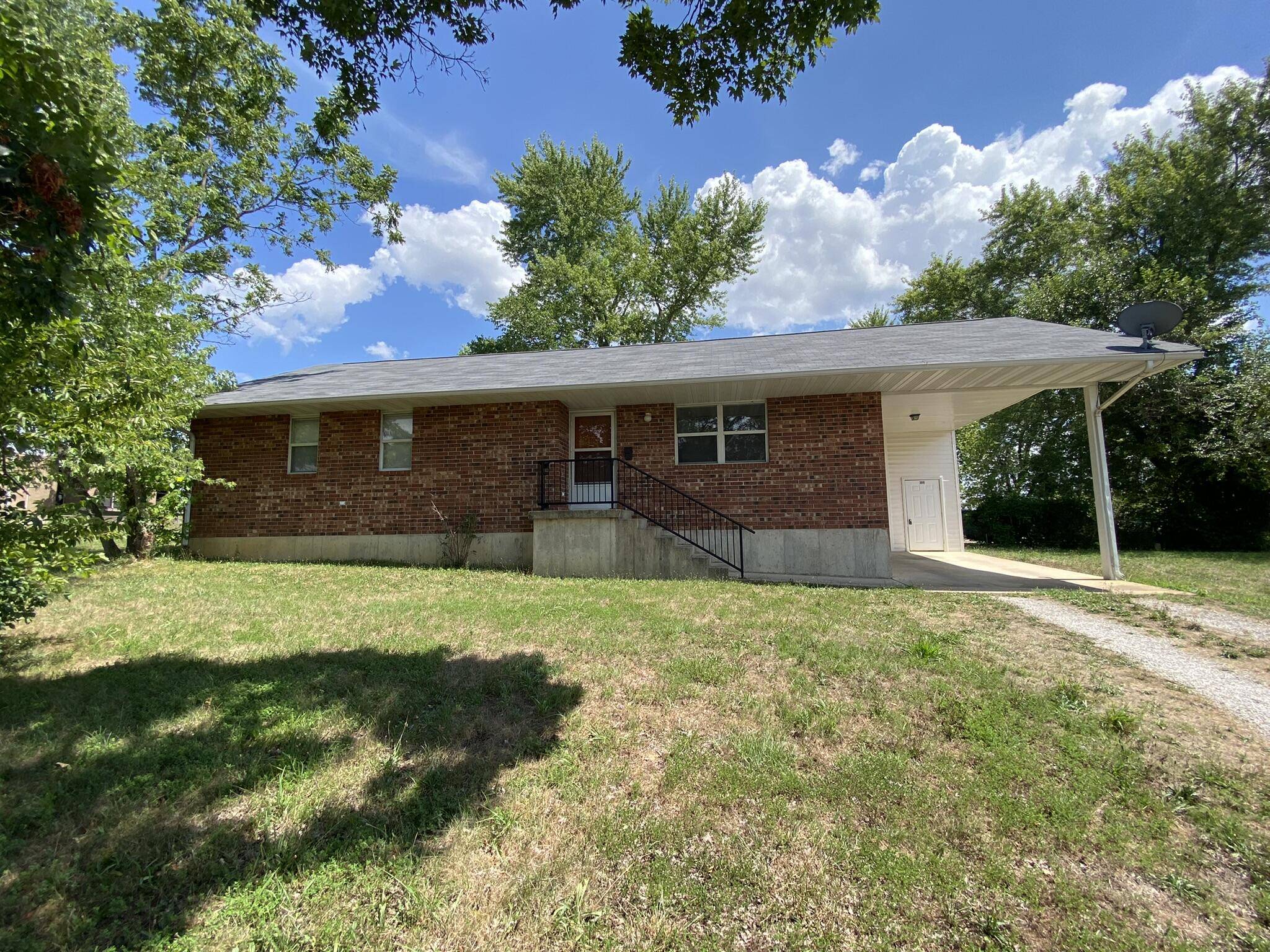 Willow Springs, MO 65793,300 N Summit ST