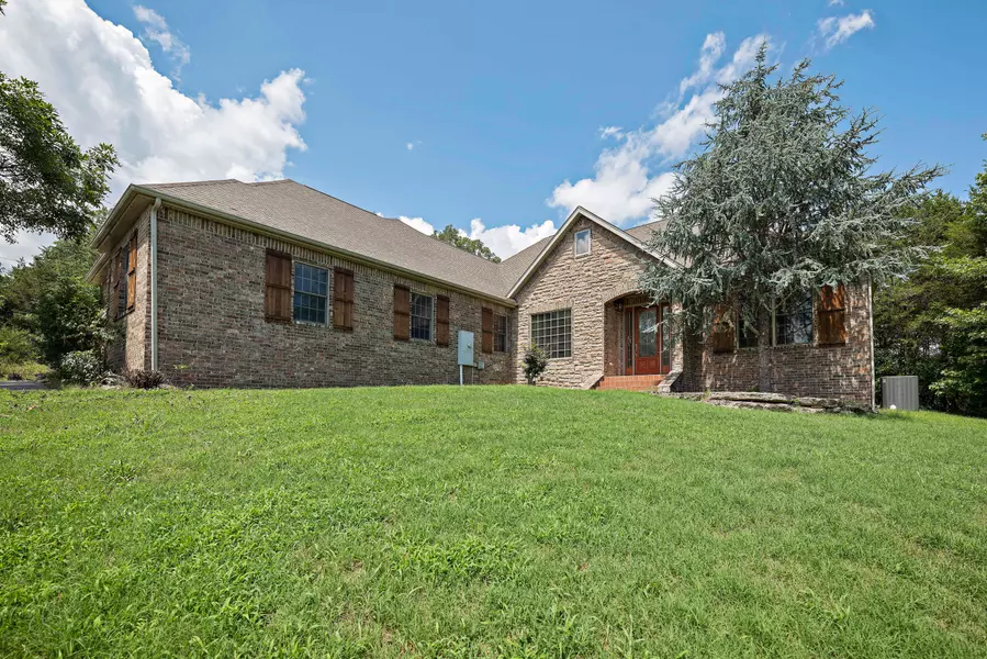 109 Cottonwood CIR, Branson, MO 65616