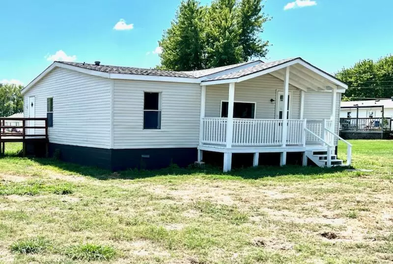 210 W Fields ST, Goodman, MO 64843