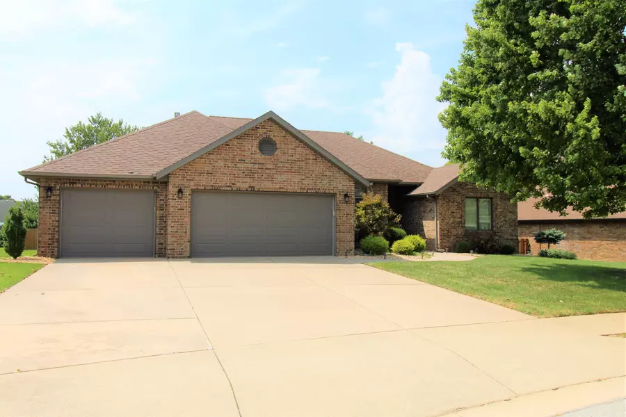 1705 N Gregory Road DR, Nixa, MO 65714