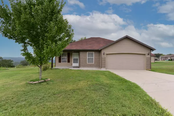 6517 Prairie CIR, Rockaway Beach, MO 65740