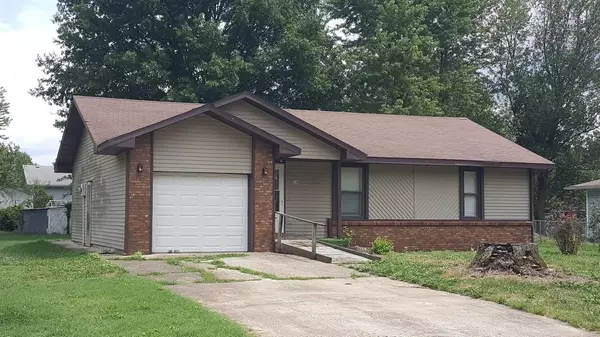 758 S Locust ST, Marshfield, MO 65706