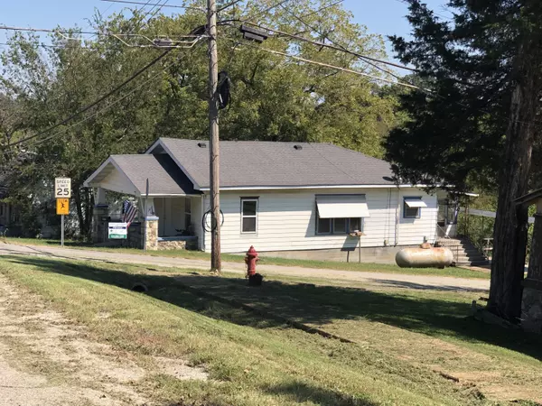 Thayer, MO 65791,409 Vine Street
