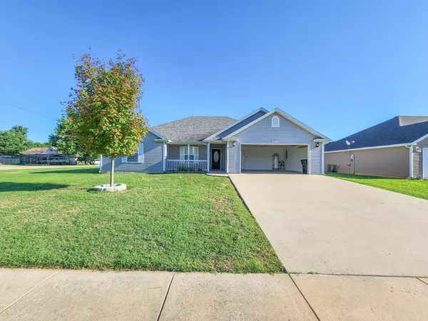 605 E Parkview ST, Bolivar, MO 65613