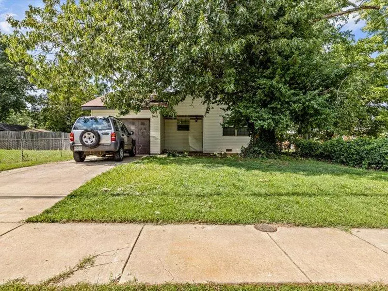 Springfield, MO 65803,2041 N Columbia AVE