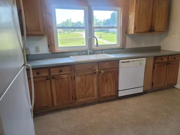 Miller, MO 65707,402 E 5th ST