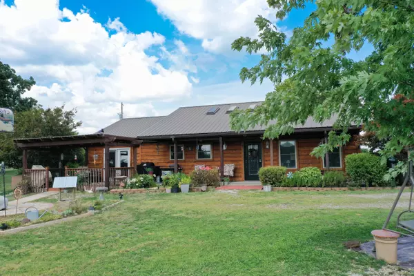 12555 E Highway Z, Stockton, MO 65785