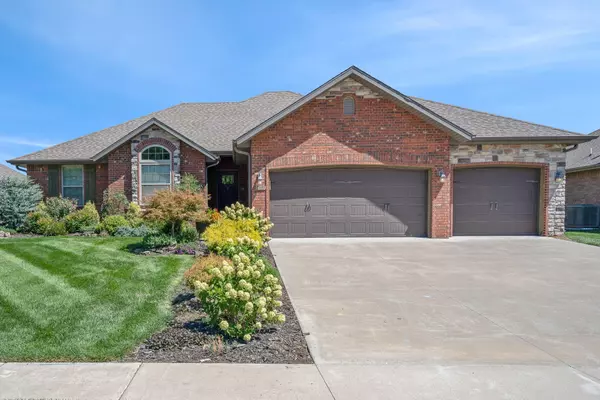 5652 S Cloverdale LN, Battlefield, MO 65619