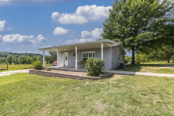 3045 Turnbo RD, Marshfield, MO 65706