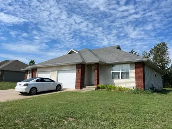 Clever, MO 65631,321 W Pawnee LN #A&B