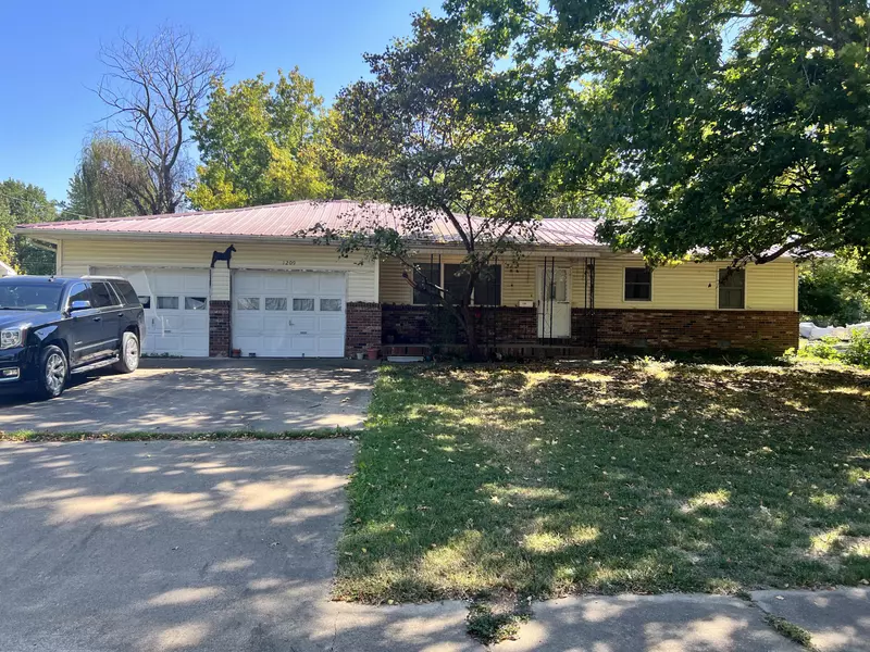 1209 Hicks AVE, Golden City, MO 64748