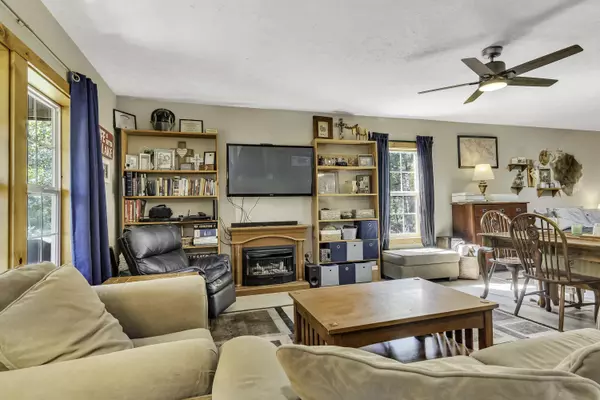 Cedarcreek, MO 65627,160 Georgia RD