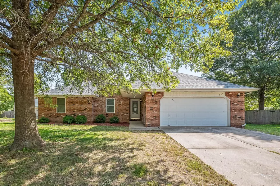 508 N Cherry CIR, Nixa, MO 65714