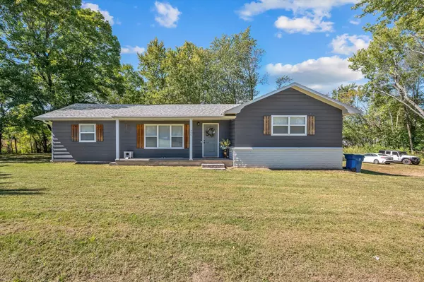 325 South AVE, Sparta, MO 65753