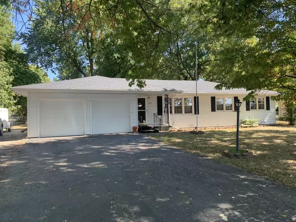 402 S Farmer RD, Willard, MO 65781