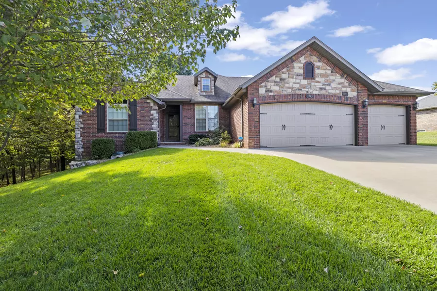 3742 W Apple Blossom TER, Battlefield, MO 65619