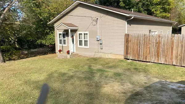 Granby, MO 64844,331 N Cole