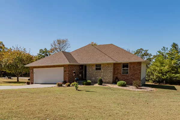 285 Uniqueville Lane, Lampe, MO 65681