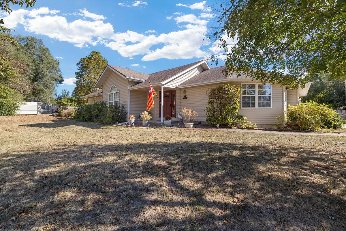 Willard, MO 65781,400 South ST