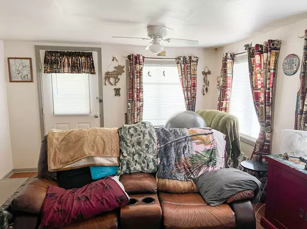 Theodosia, MO 65761,78 Pioneer LN