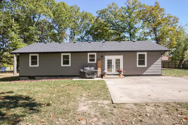 359 State Hwy P, Clever, MO 65631