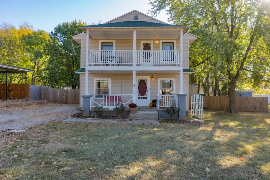 302 N Calhoun AVE, Ash Grove, MO 65604