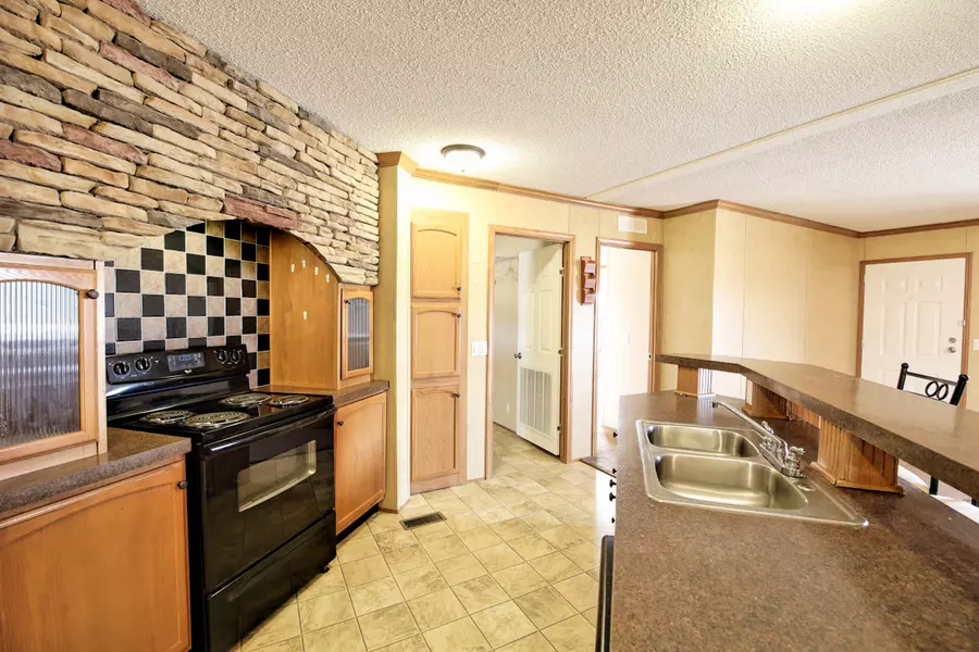 14 Evergreens LN, Everton, MO 65646