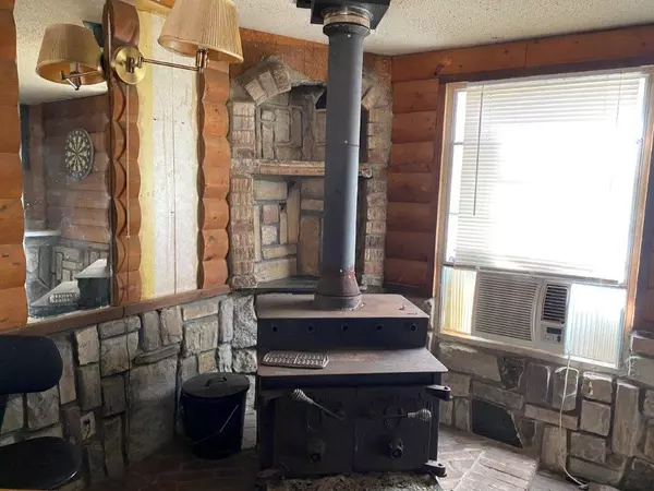 Jane, MO 64856,270 Hickory LN