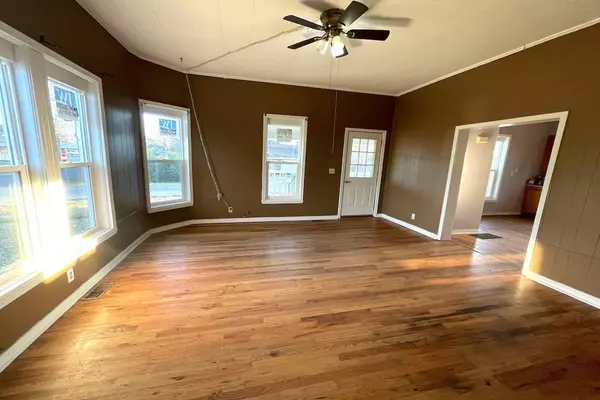 Thayer, MO 65791,222 S 6th Street