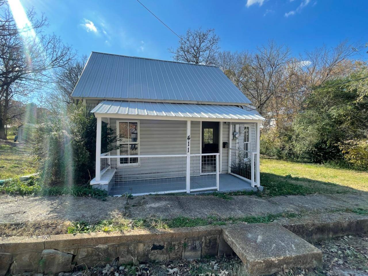 411 N 3rd ST, Thayer, MO 65791
