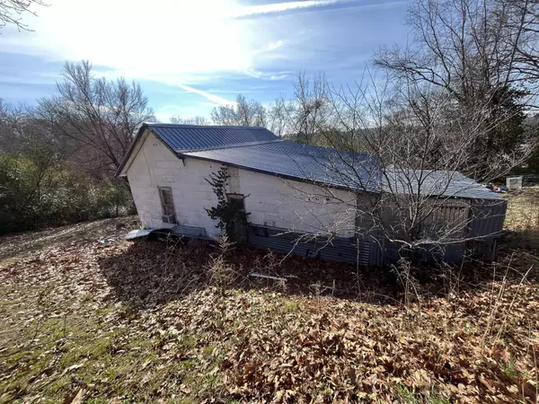 Crane, MO 65633,308 Crane ST