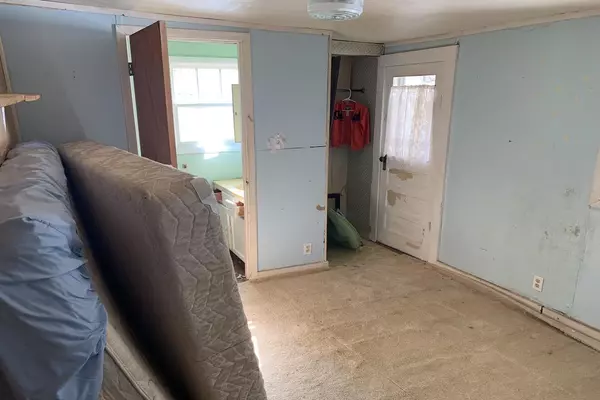 Thayer, MO 65791,619 Vine Street