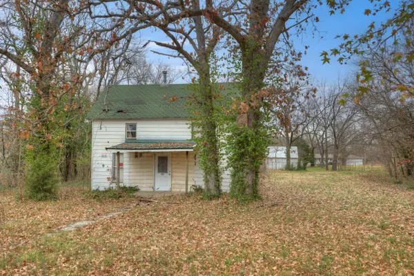 Sarcoxie, MO 64862,1107 Center ST