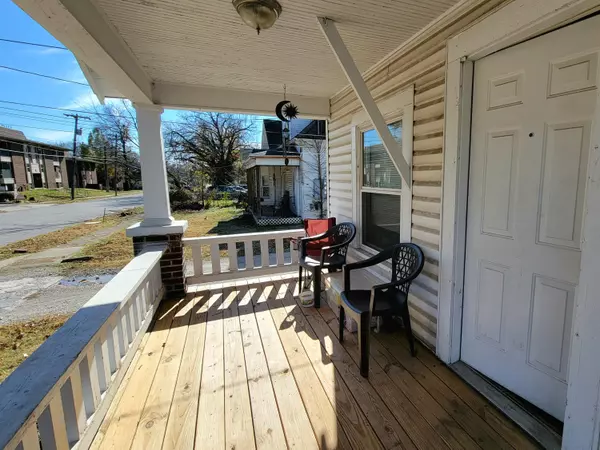 Springfield, MO 65806,413 S New AVE