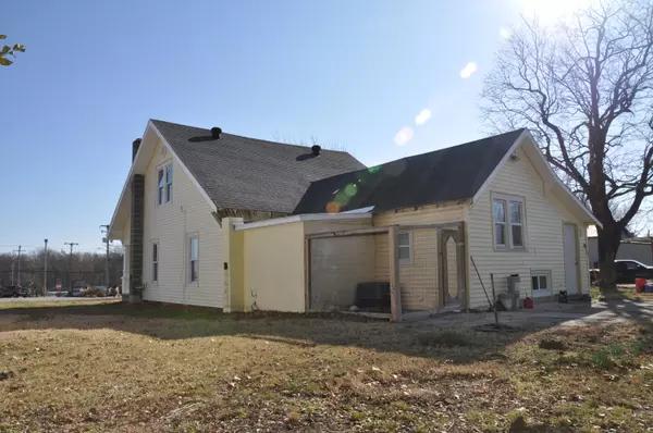 Pleasant Hope, MO 65725,101 S Tillery