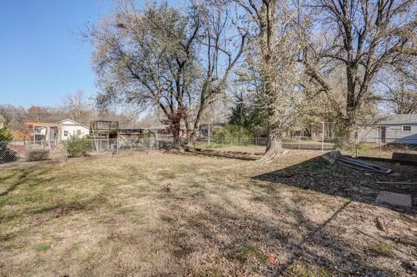 Mt Vernon, MO 65712,620 E Kirby ST