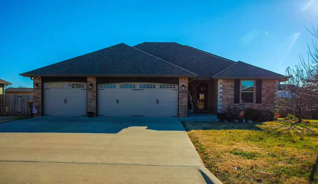 4352 W 1st ST, Battlefield, MO 65619