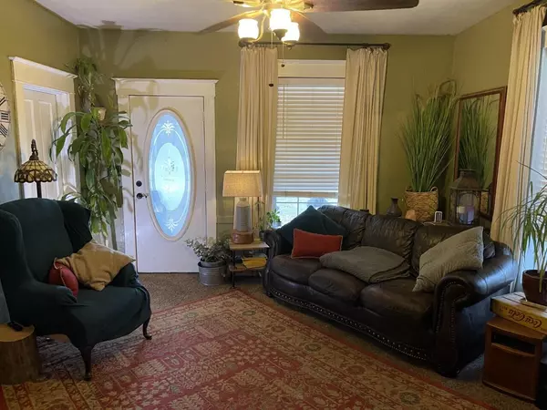 Miller, MO 65707,602 E Sanders ST