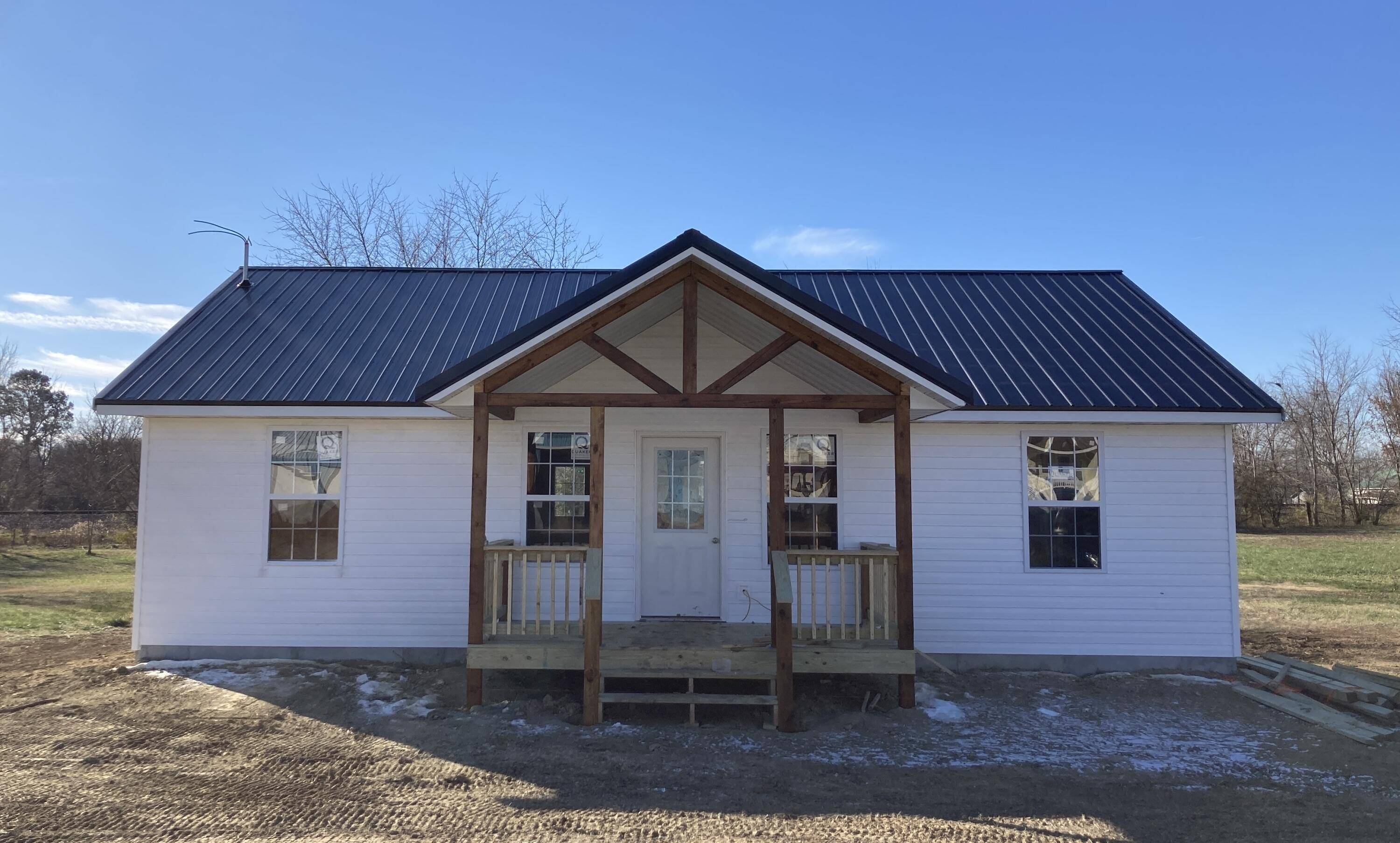 600 E Center AVE, Seymour, MO 65746