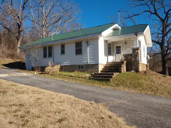 6 Bracken RD, Marshfield, MO 65706