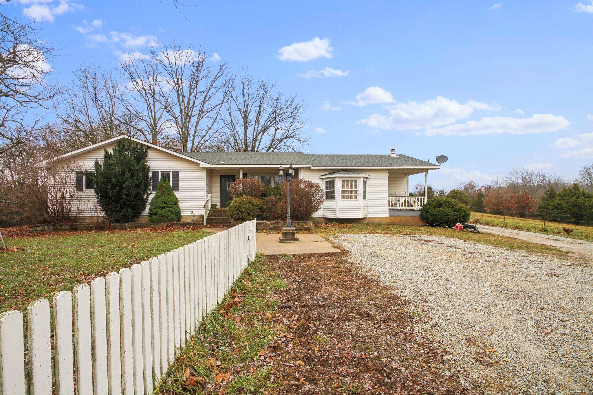 12771 County Road 7370, Caulfield, MO 65626