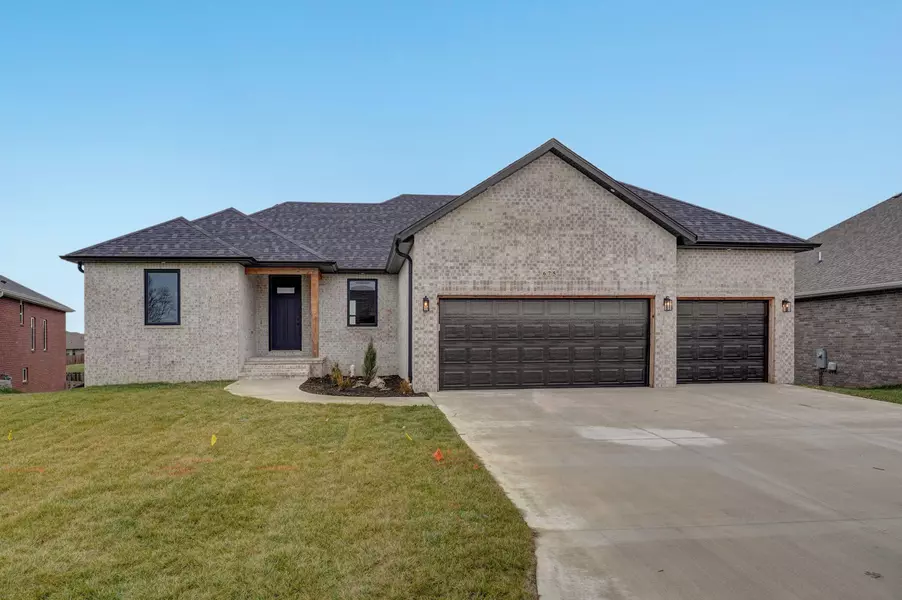 675 N Fox Hill CIR, Nixa, MO 65714