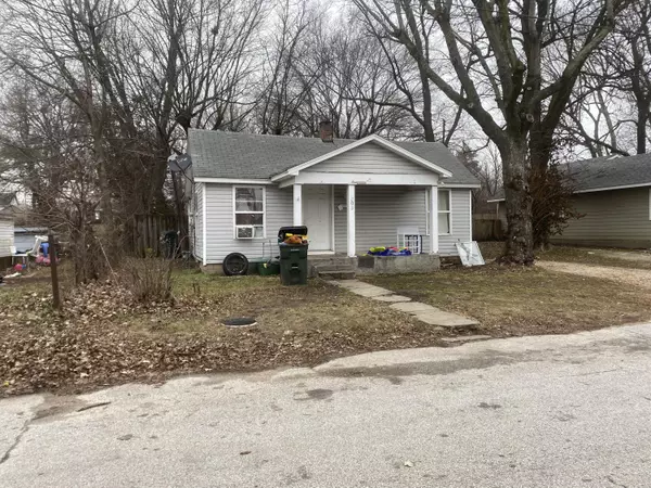 203 E Tyndal ST, Aurora, MO 65605