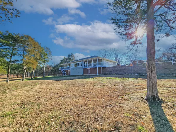 108 Judy Gail LN, Lampe, MO 65681