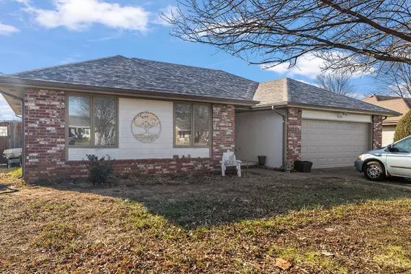 1528 W Jeremy CT,  Springfield,  MO 65807