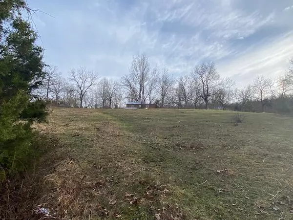 4957 Watson RD, Elk Creek, MO 65464