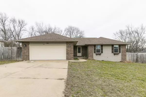 390 Brooke AVE, Sparta, MO 65753