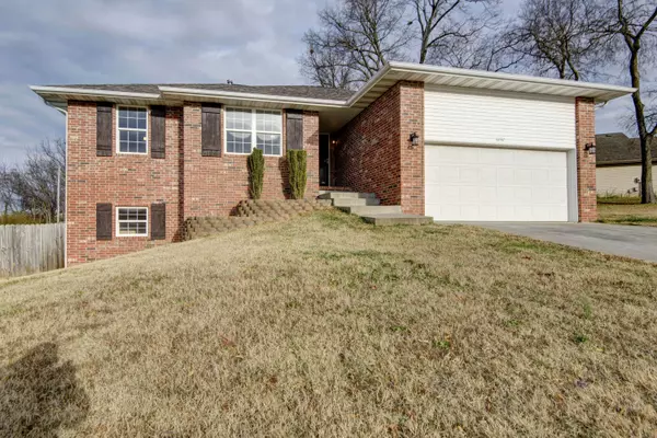 3237 S Leawood AVE, Springfield, MO 65807